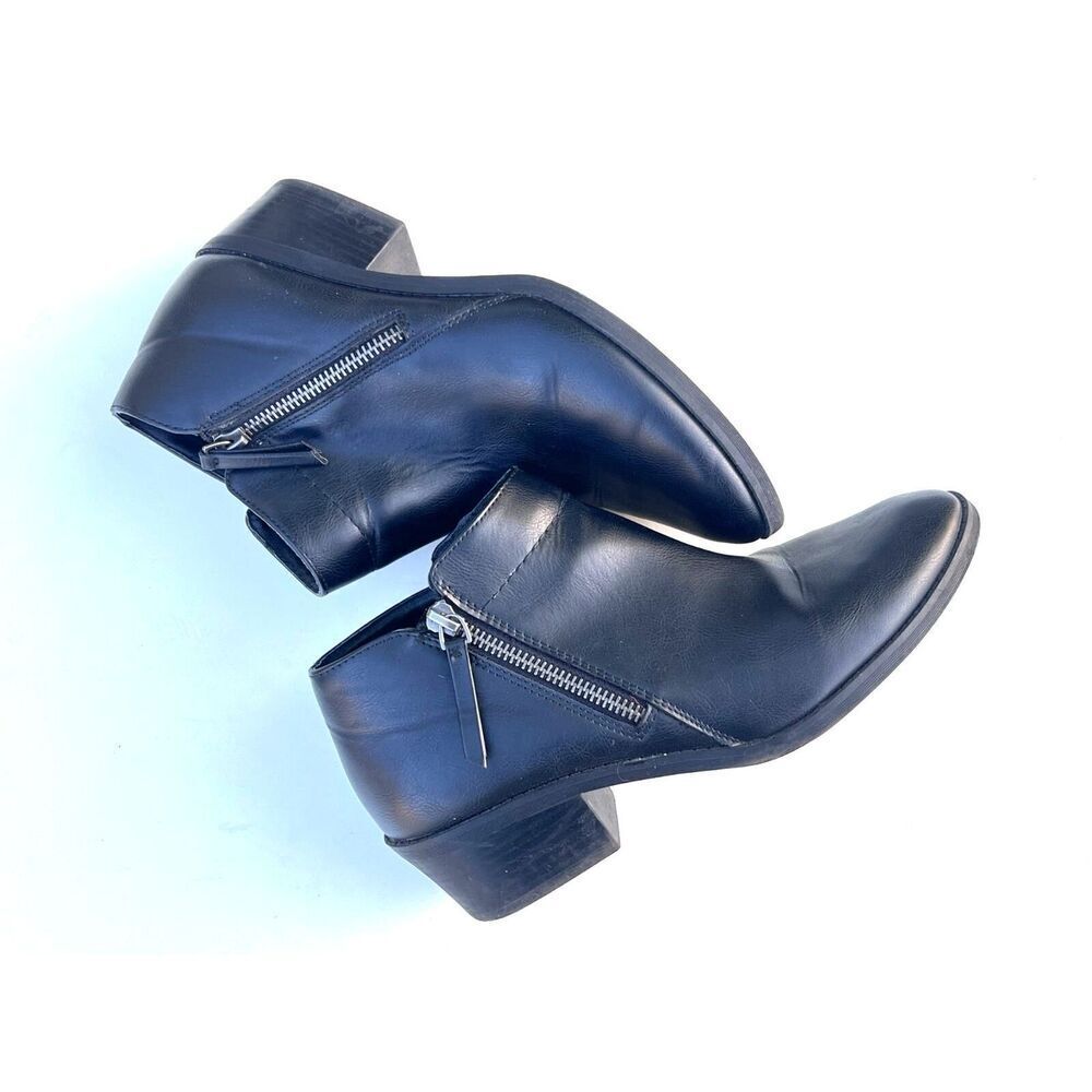 Women's booties pointy black zipper ankle faux leather comfortable size 8.